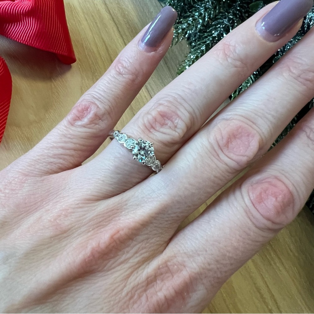 Diamond Ring - Picture 4 of 4